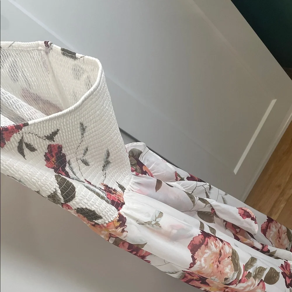 VENUS Strapless Dress with Floral Design - Picture 3 of 4